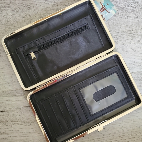 Womens Camo Wallet - Picture 4 of 5